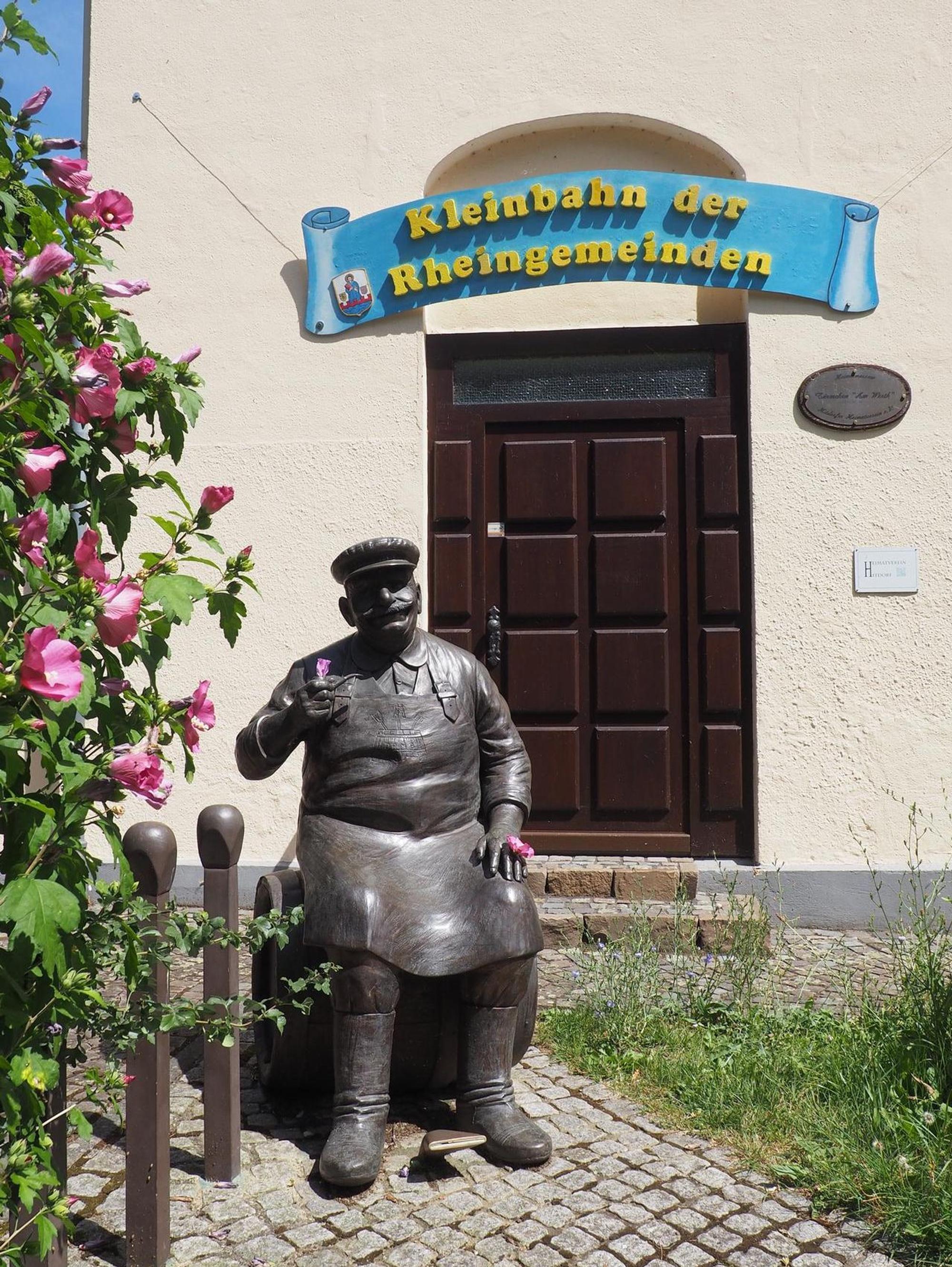 Bronzestatue Heimatmuseum Hitdorf (1)