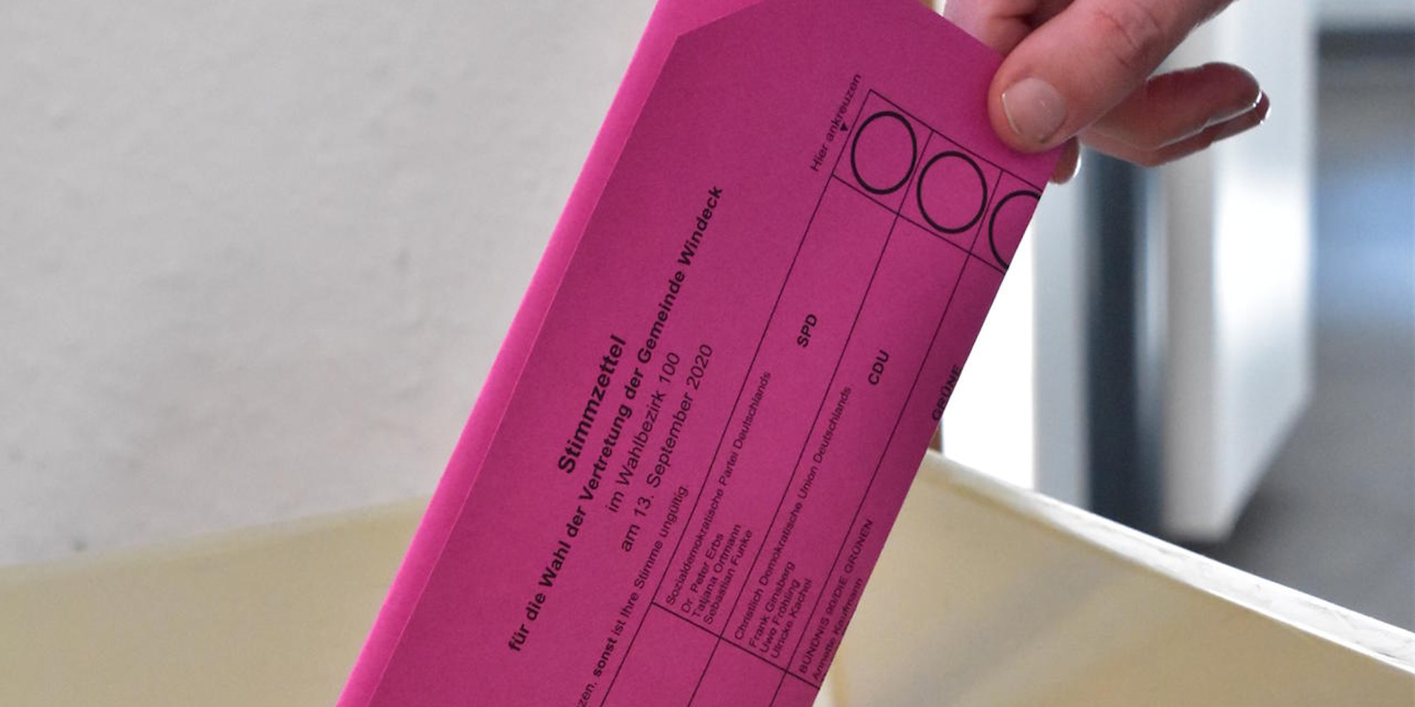 kommunalwahl 2020 urne stimmzettel