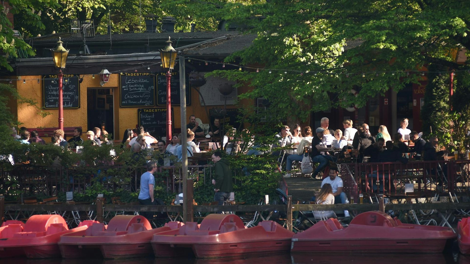 Biergarten Volksgarten Hellers