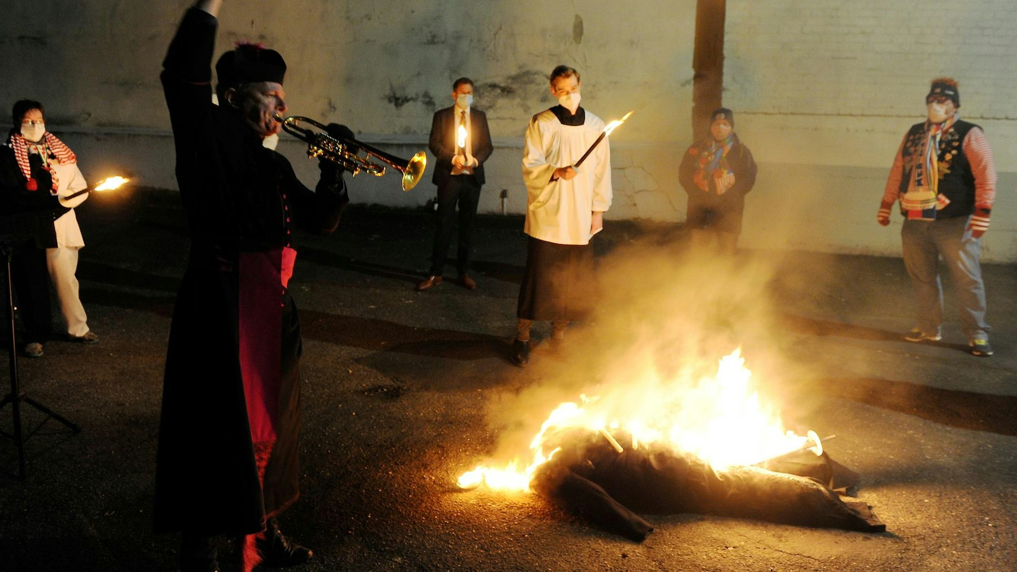 Nubbelverbrennungsritual in Köln-Niehl.