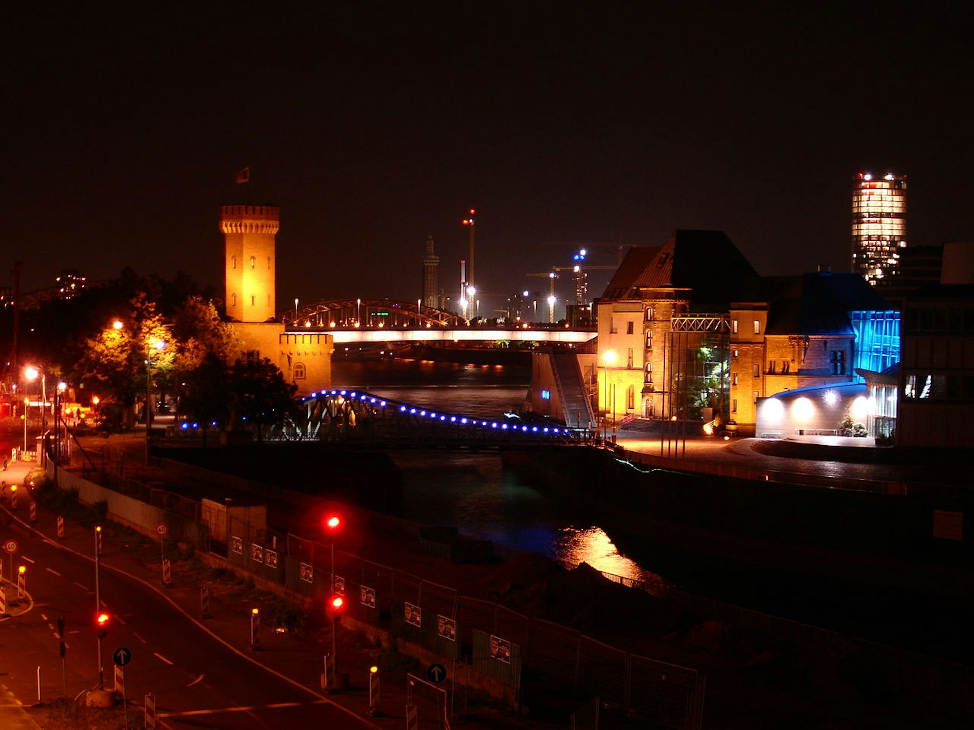 1280px-Rheinauhafen_Köln wiki pascal reusch cc30
