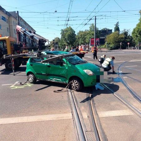 Auto unfall Aachener gepixelt
