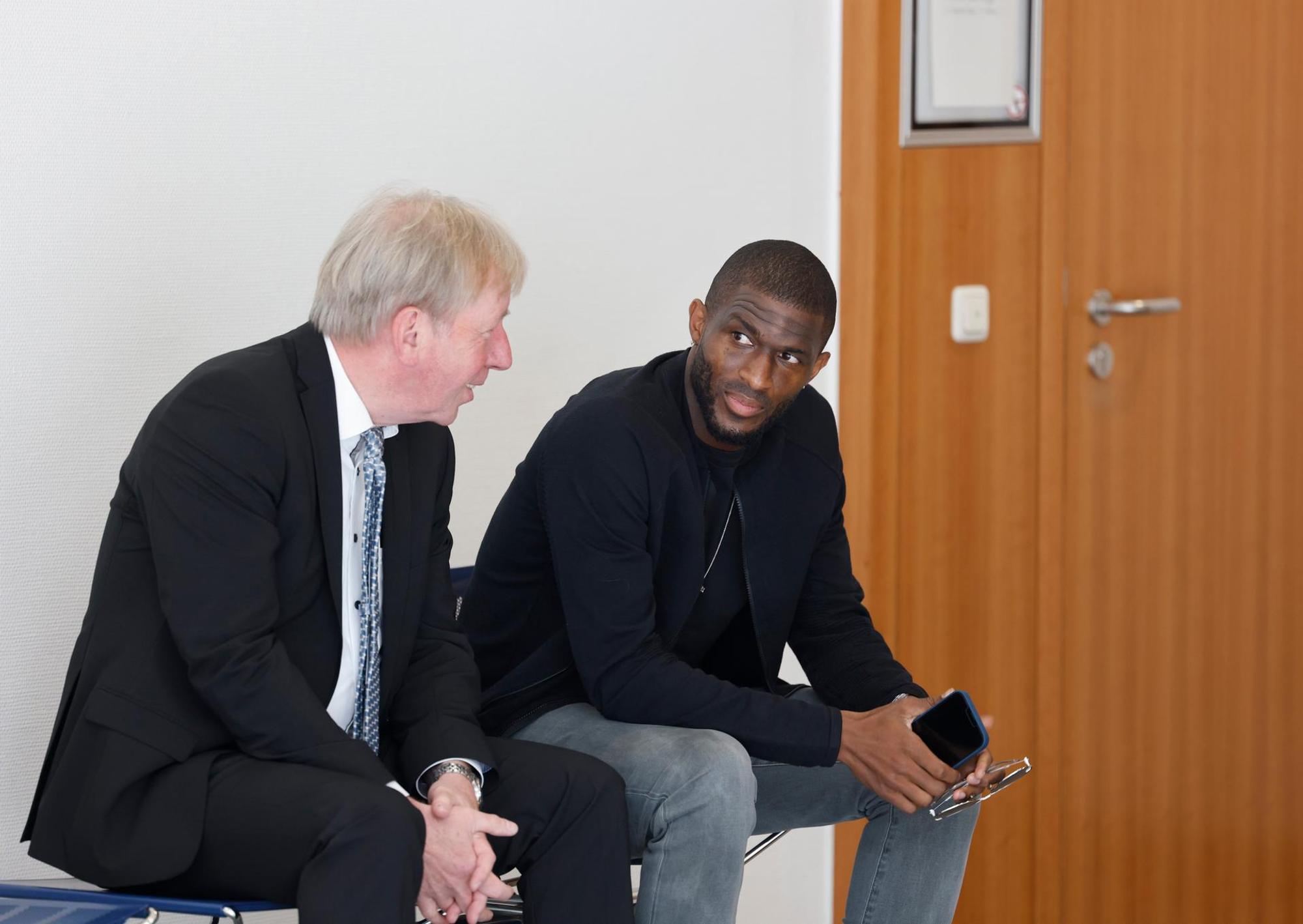 Modeste klagt gegen Drinkherstll