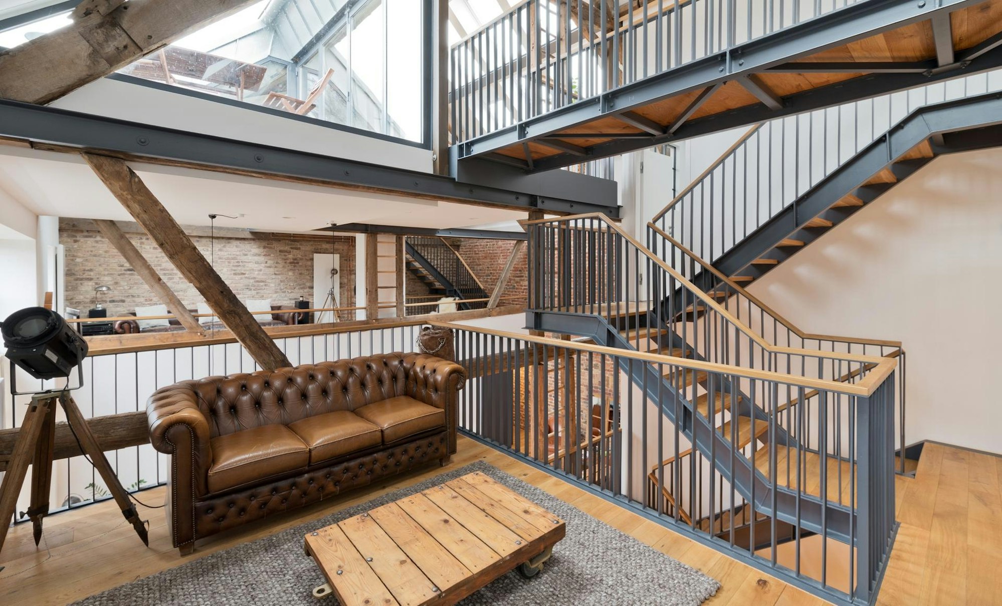 umbau-einer-stark-heruntergekommenen-scheune-0