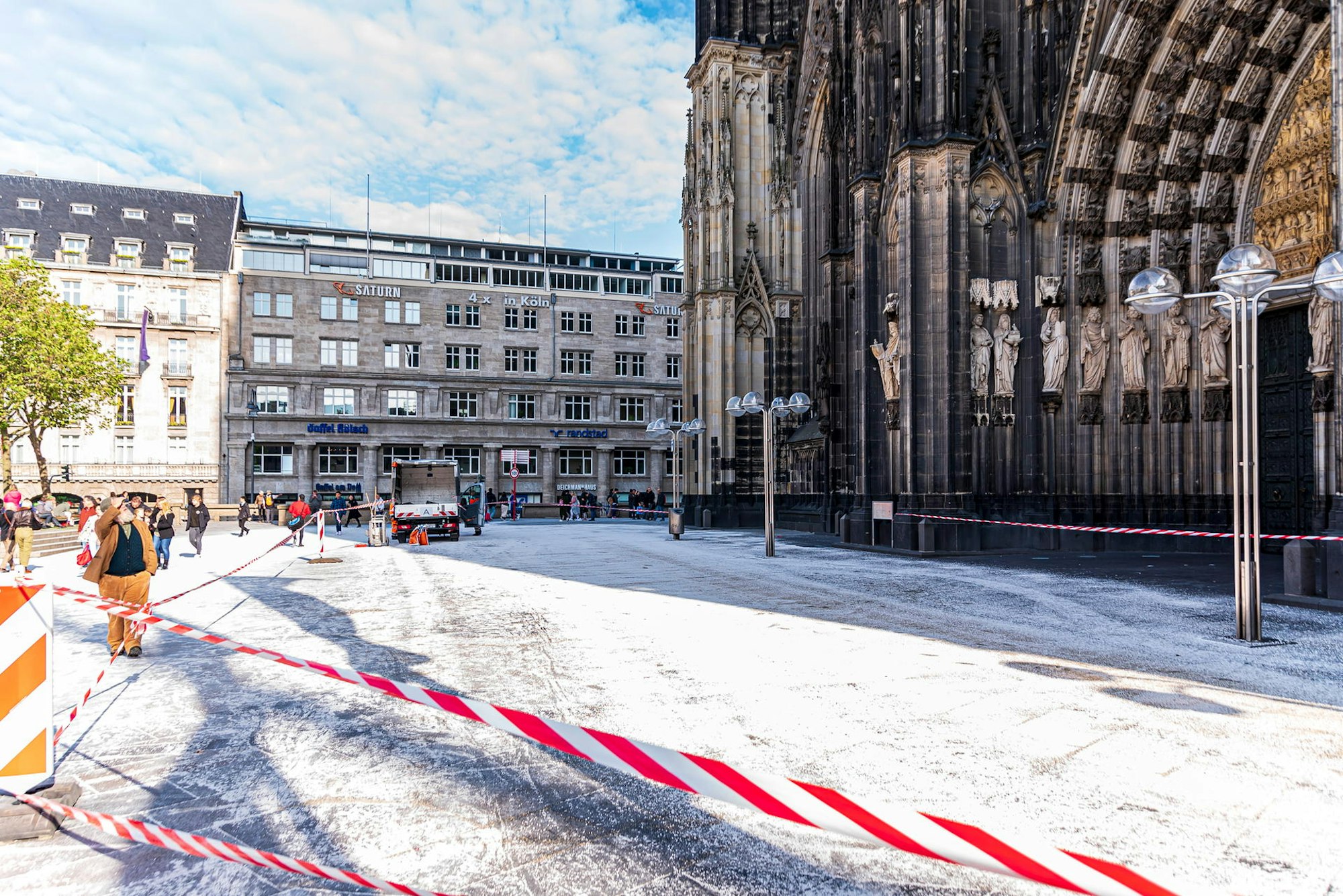 Weiße Domplatte