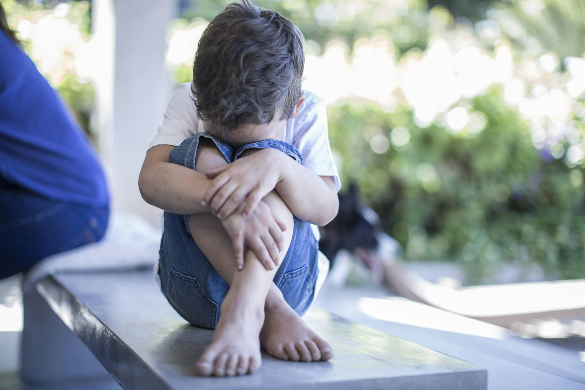 trauriger junge imago