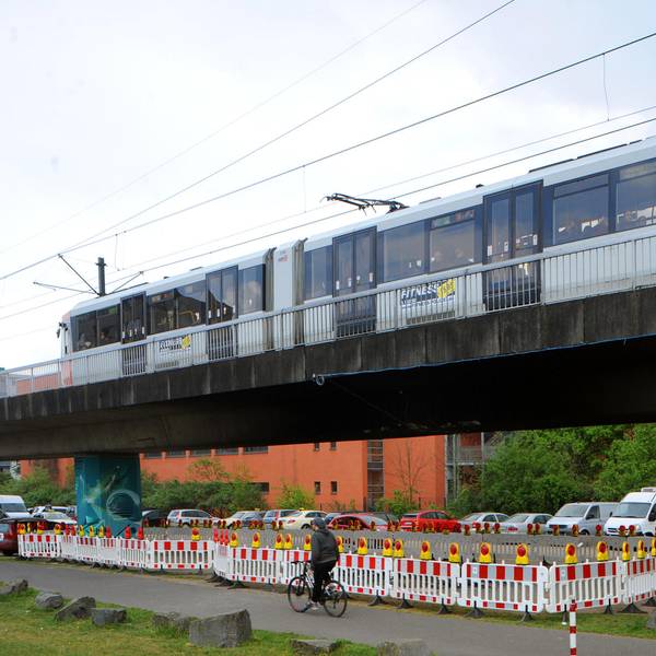 280417Nr13Hochbahn02