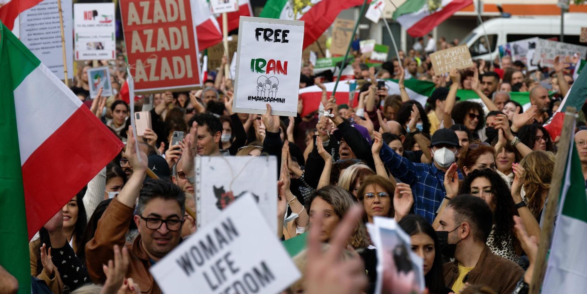 Köln Demo Iran dpa 291022