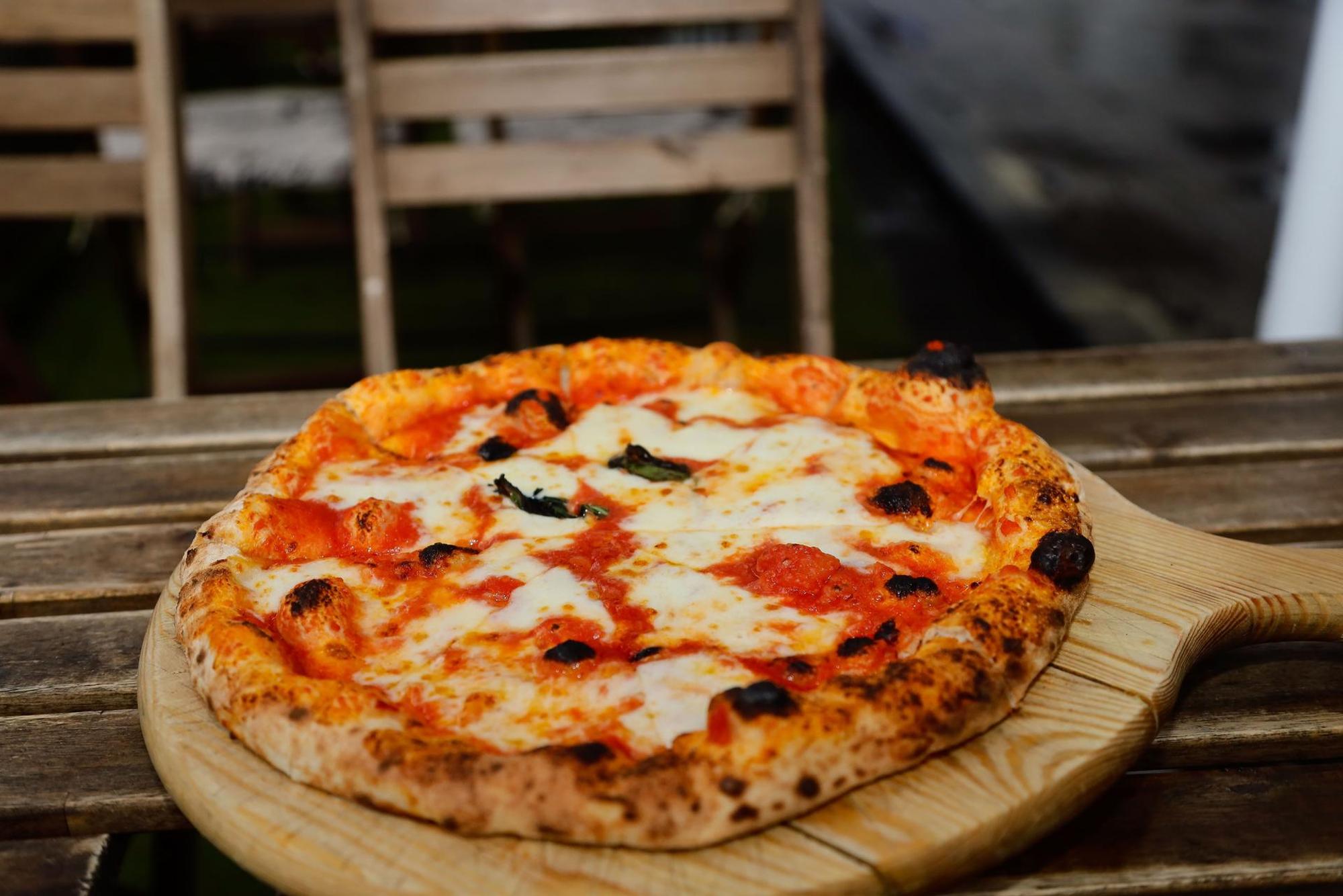 Pizza Regina Margherita