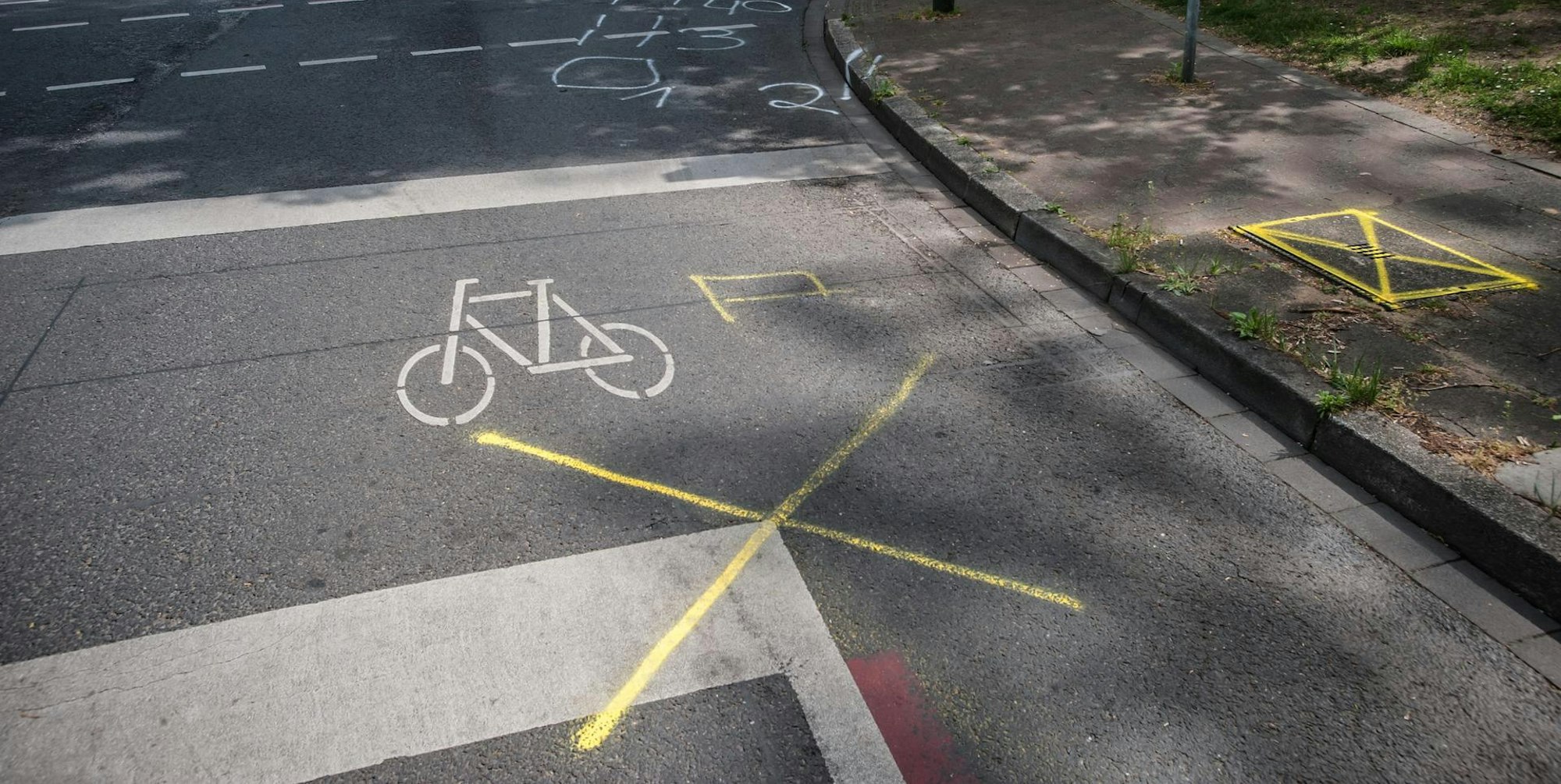 unfall-lkw-radfahrer_rar_rle_05122022ALF_7065