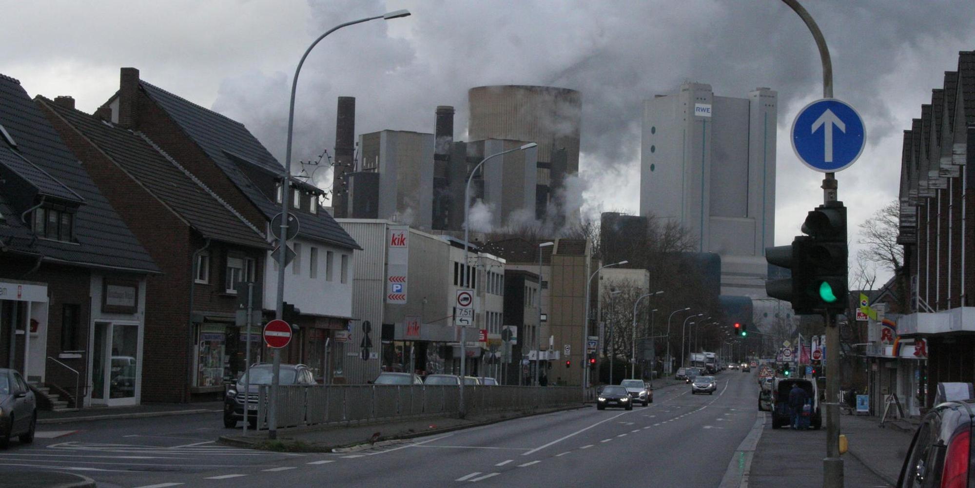 RWE-Kraftwerk Niederaußem 0122