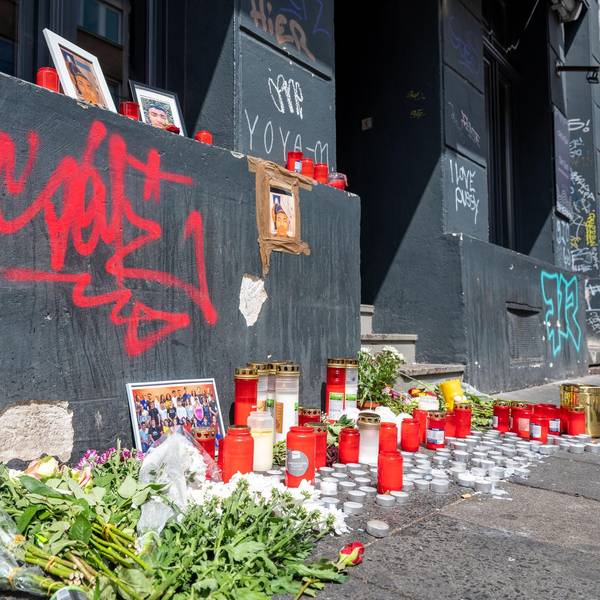 Tatort Blumen Kerzen