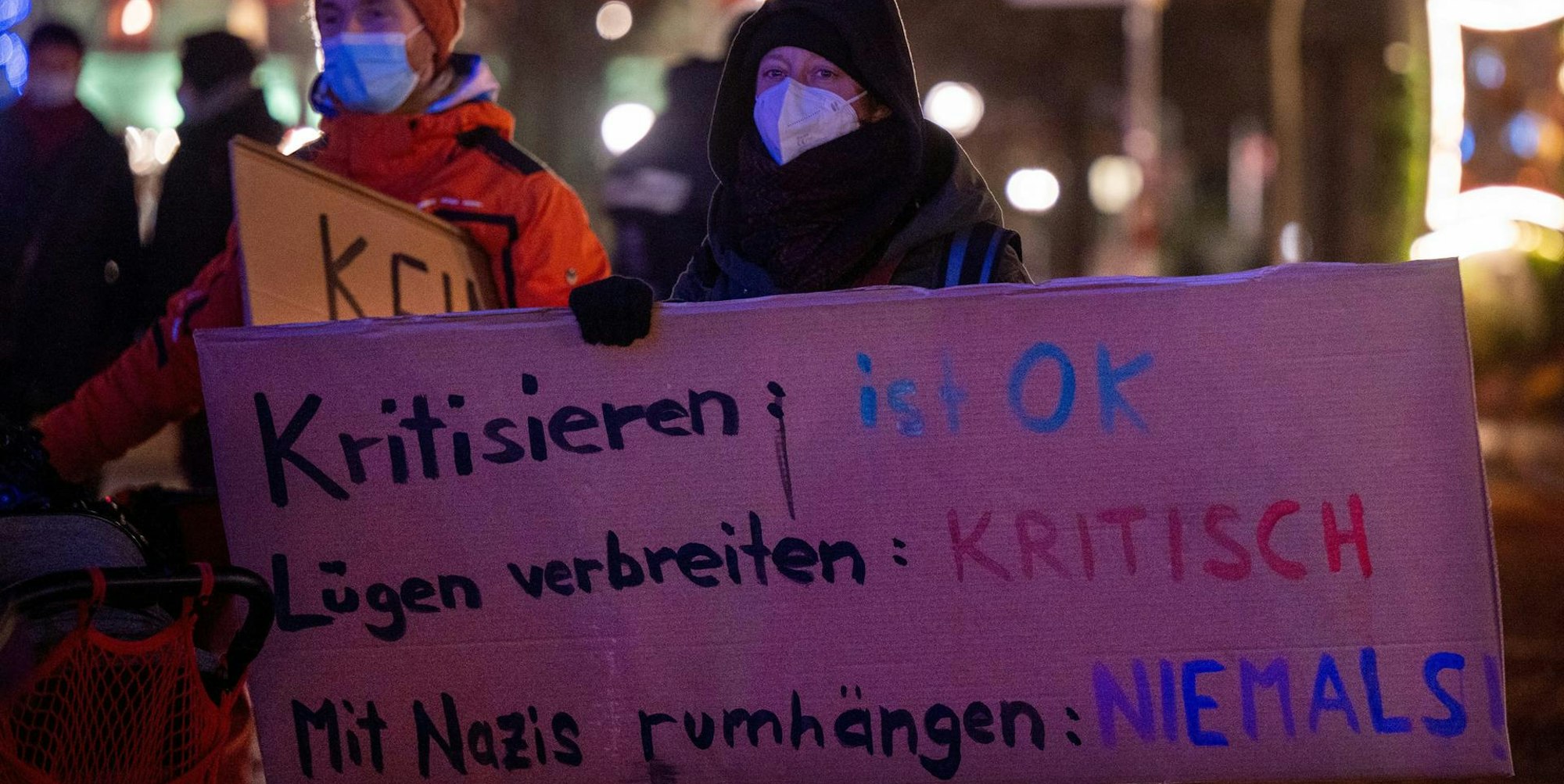 Corona Maßnahmen DPA 020122