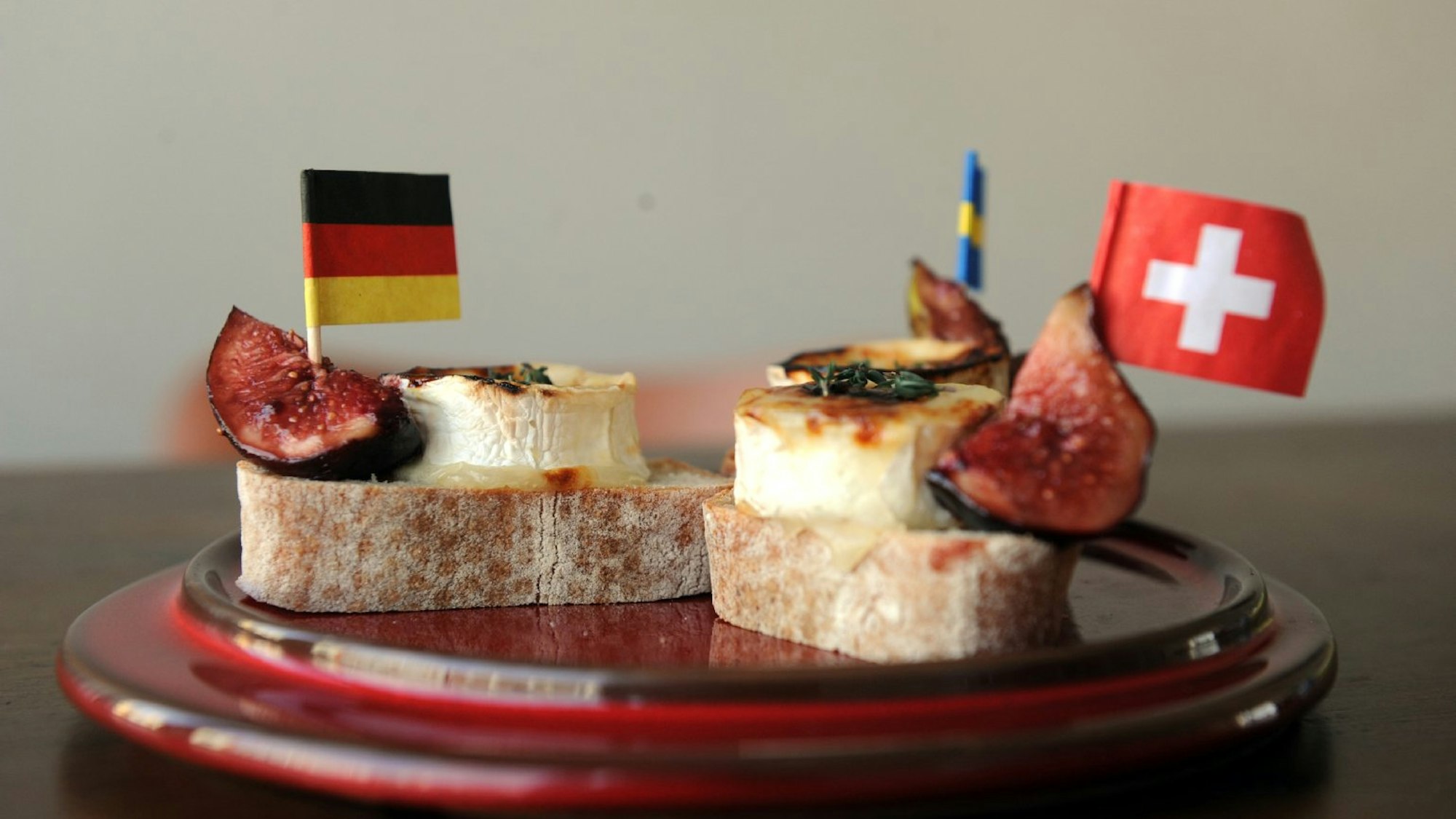 Der Käseigel: Gratinierter Ziegenkäse mit Thymian und Feigen.
