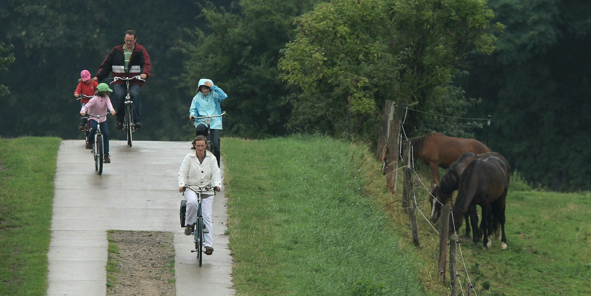 Familie Radtour Symbolbild