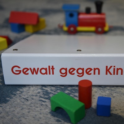 Gewalt an Kindern erkennen