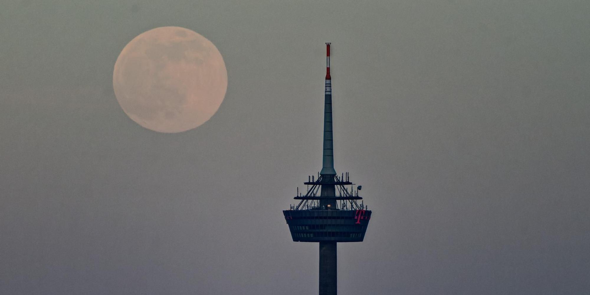 Mond Köln