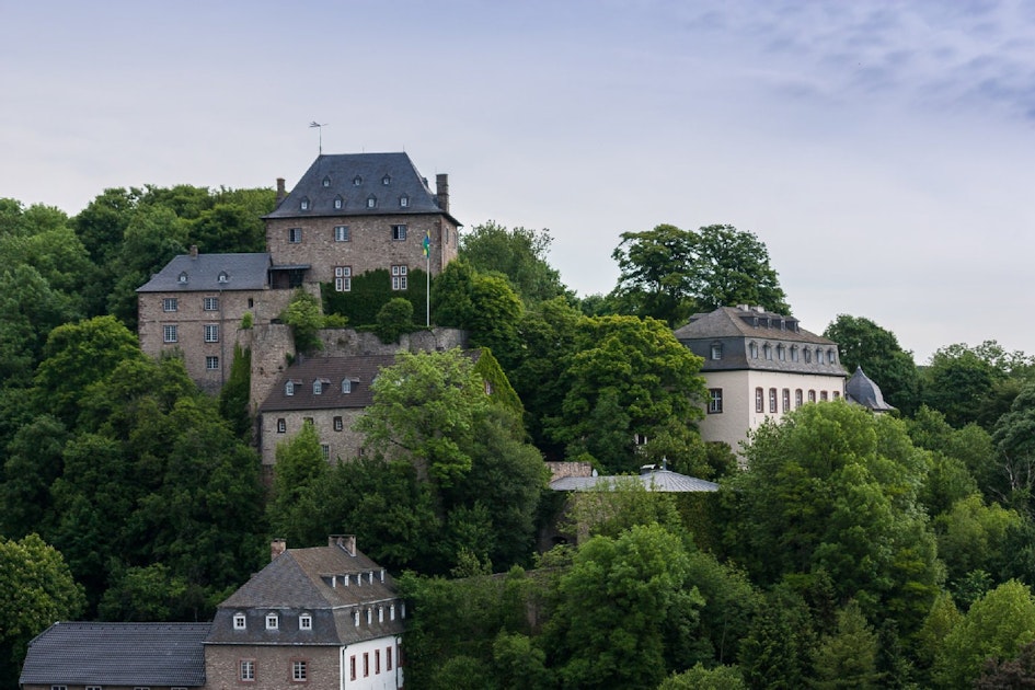 Burg Blankenheim Vorburg zum Verkauf angeboten Kölner StadtAnzeiger