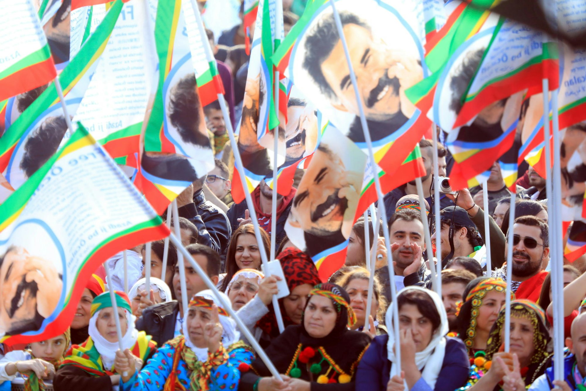 kra_demokurden003