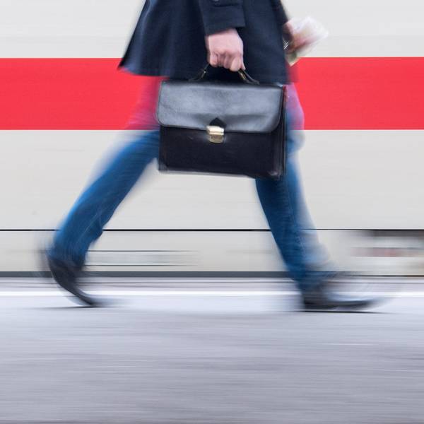 Bahnpendler_56582135