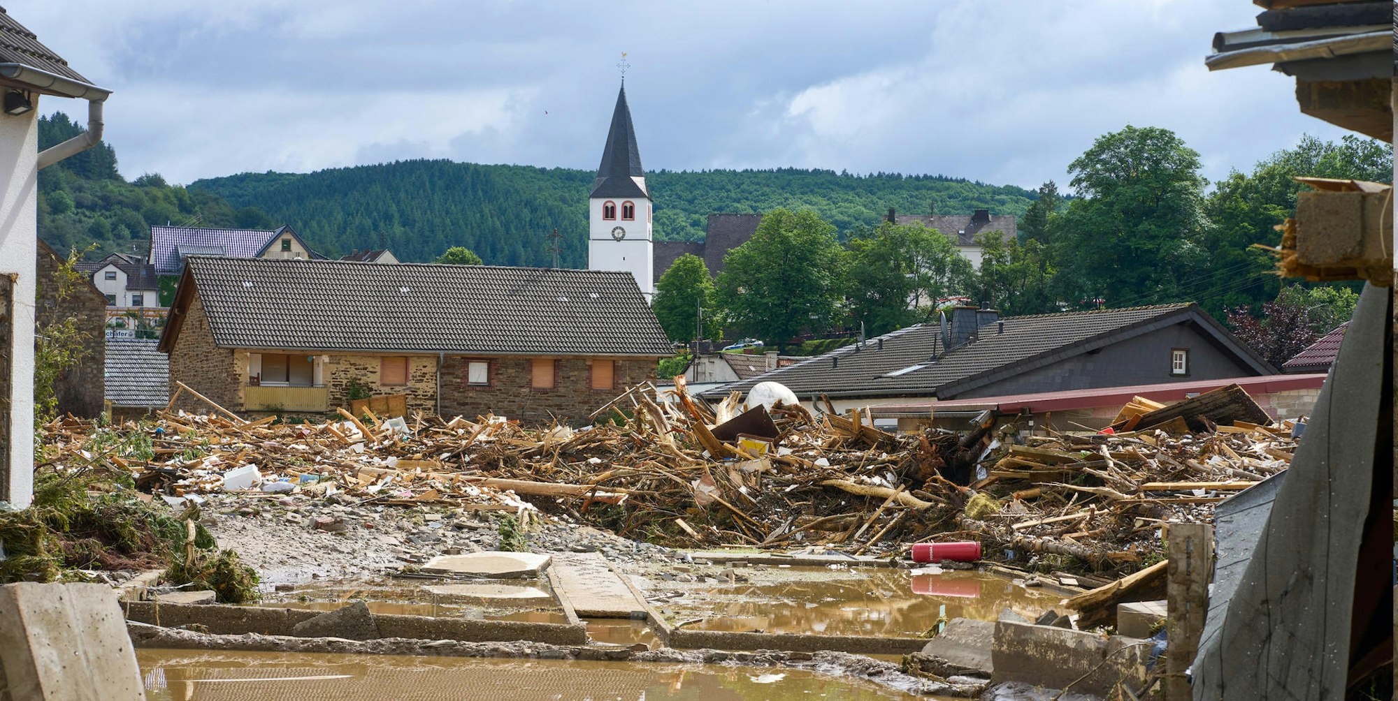 Unwetter_in_Rheinlan_72143732