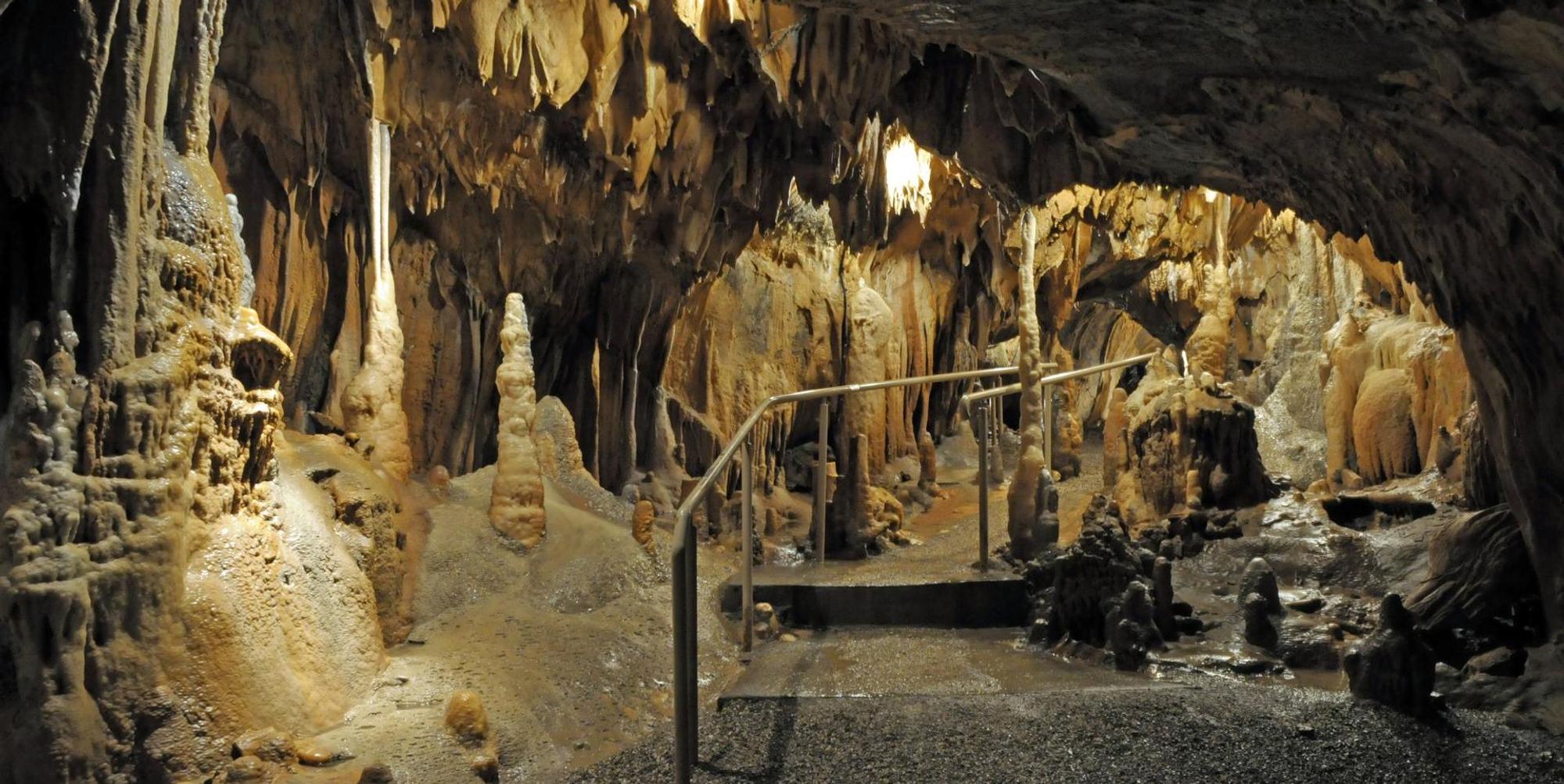 Eine Tropfsteinhöhle im Sauerland.