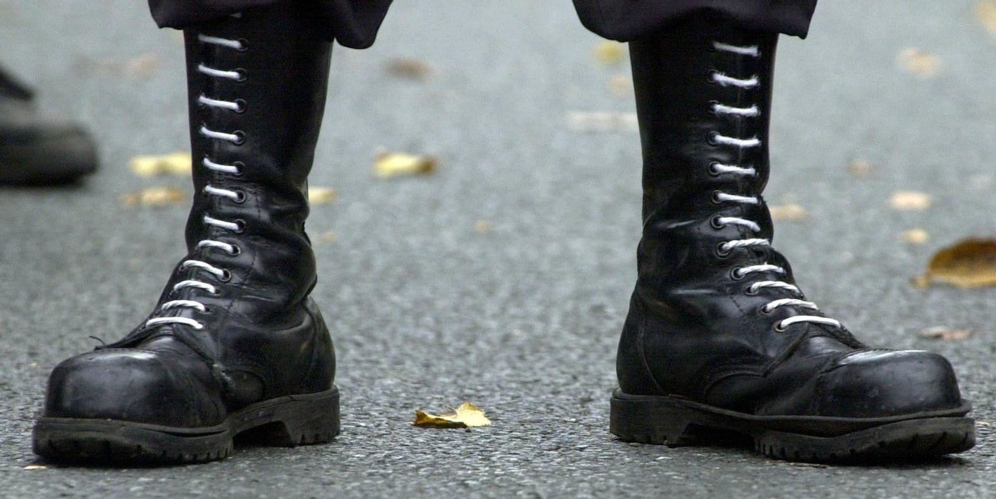 Springerstiefel Symbolbild