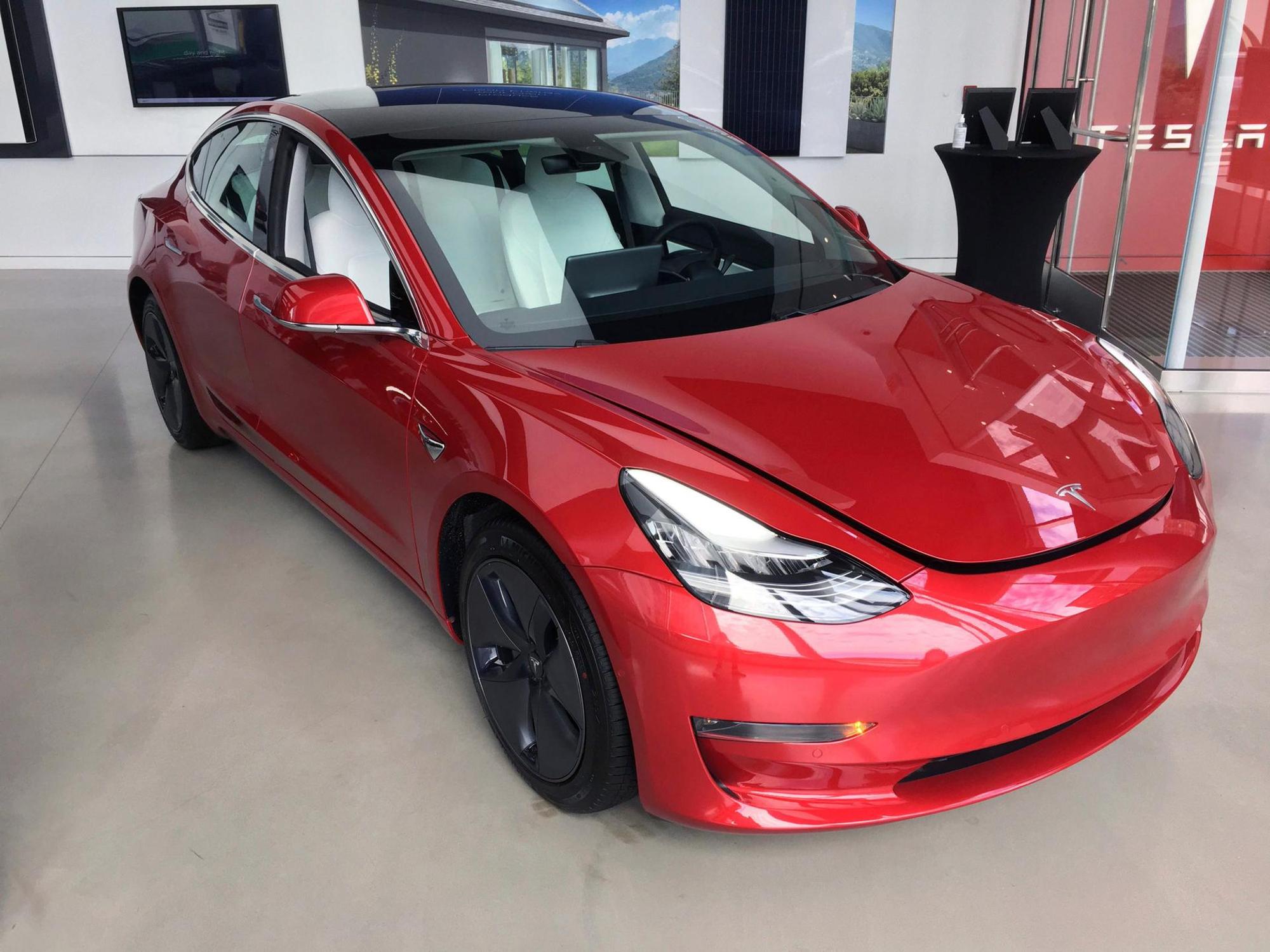 Tesla rot