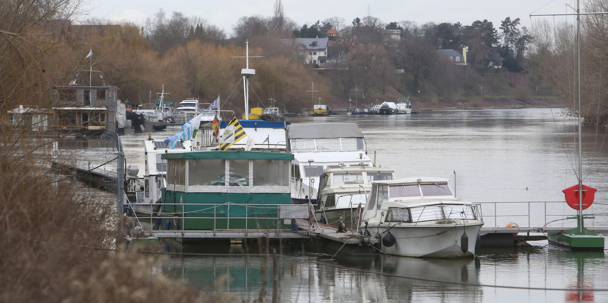 Hersel Boote_Yachthafen_Herseler_Werth_1_rkl