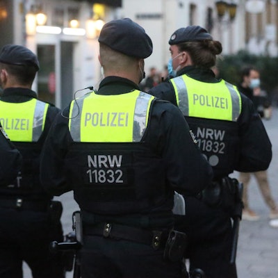 Polizei Toilettenwagen