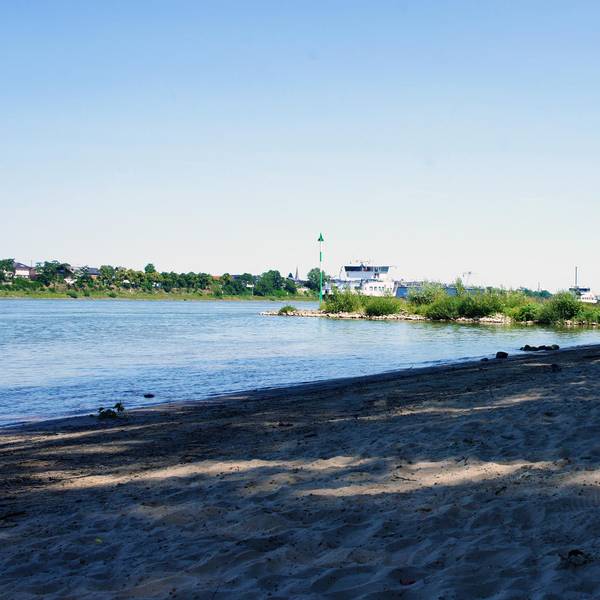 STRAND SERIE Wesseling bei schönem Wetter