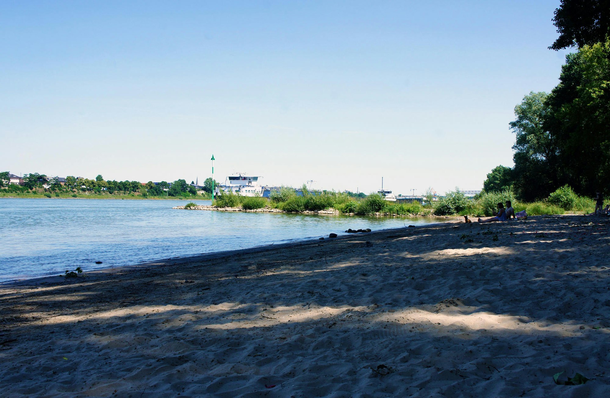STRAND SERIE Wesseling bei schönem Wetter