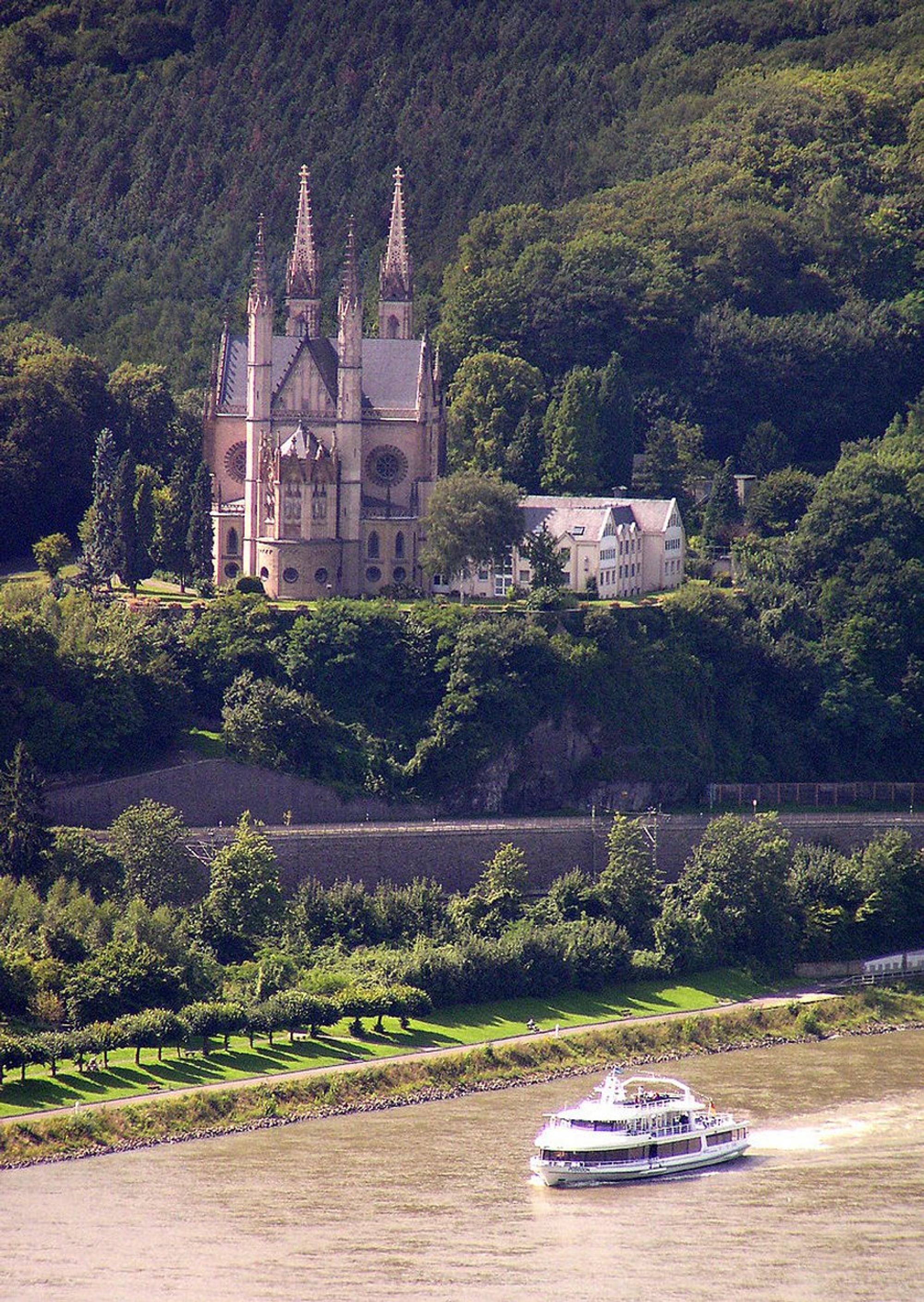Apollinariskirche_Remagen Wikimedia CC3.0_2