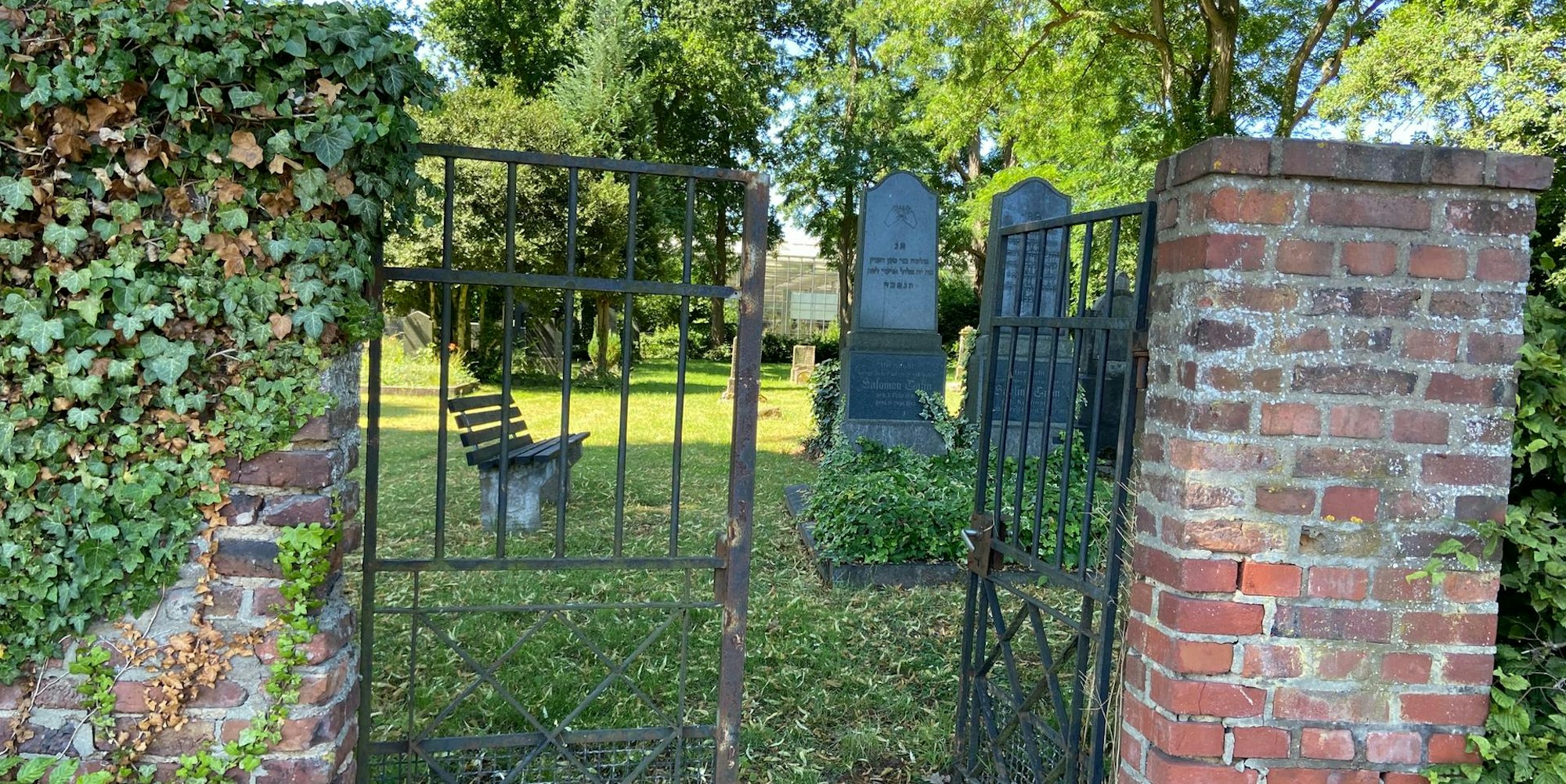 20220628-ker-aj-12j-mittags-Friedhof-12