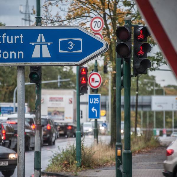 autobahn-autoverkehr_RLE_leverkusen_10212021ALF_2471
