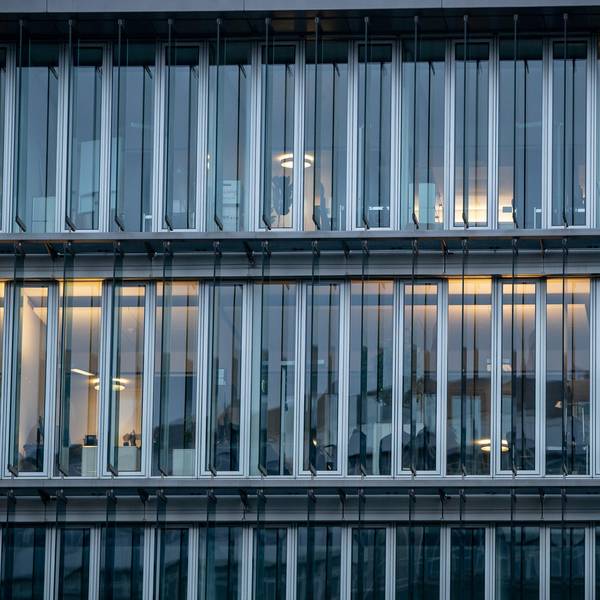 Bueros_in_Berlin_74145895