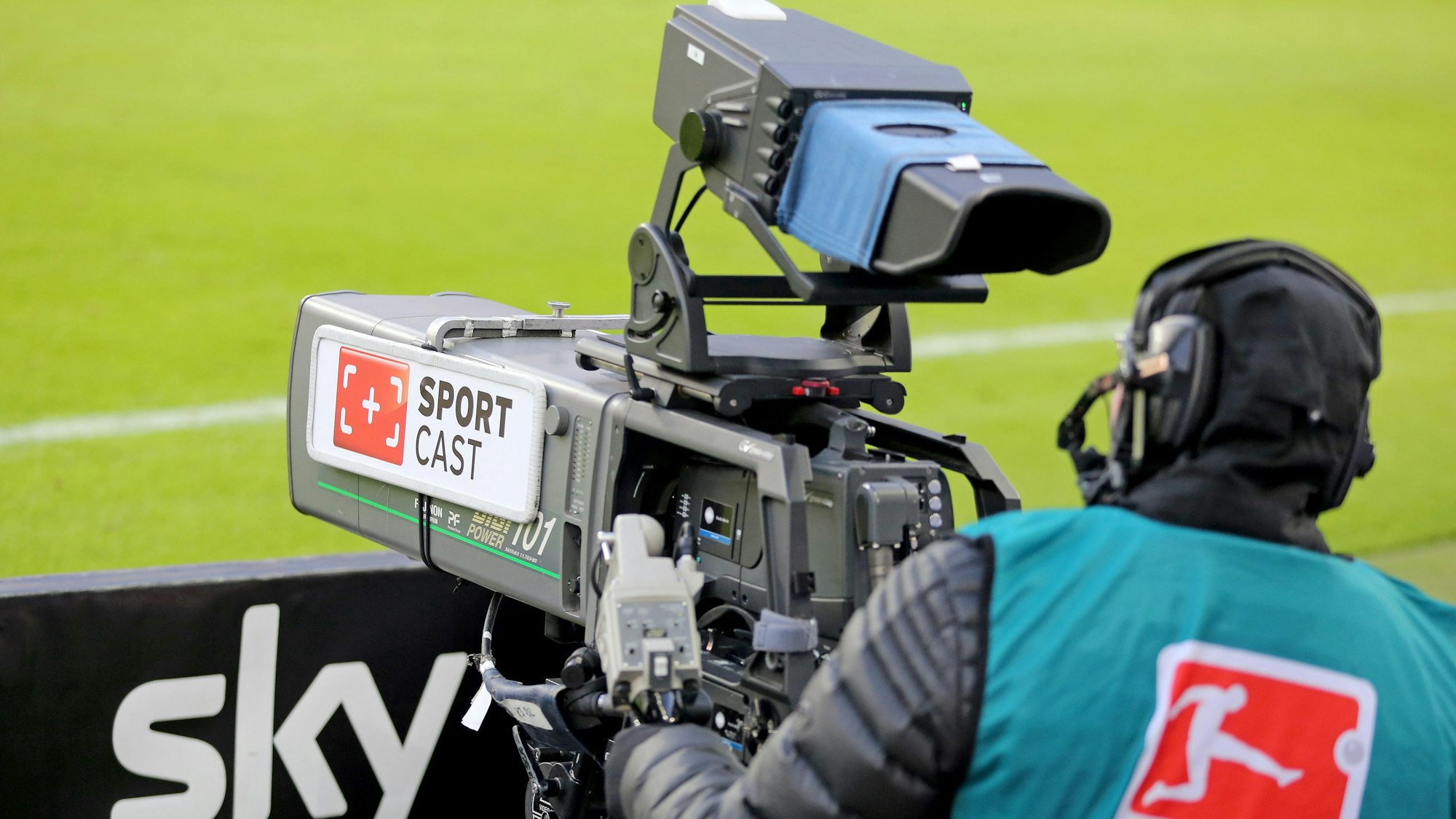 Sky überträgt die Konferenz zur klassischen Bundesliga-Zeit am Samstag um 15.30 Uhr.