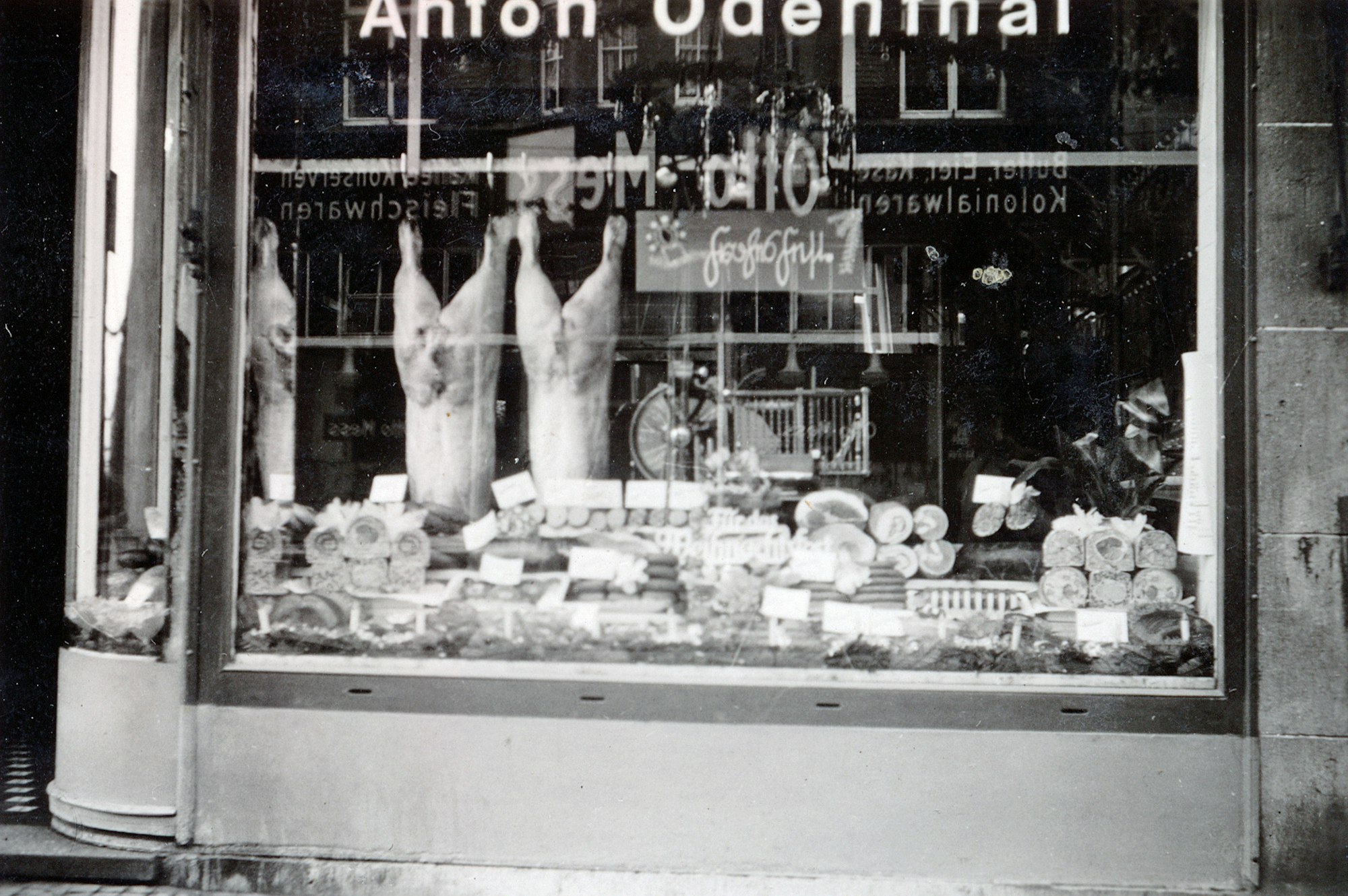 1940_Metzgerei_Schaufenster_600dpi