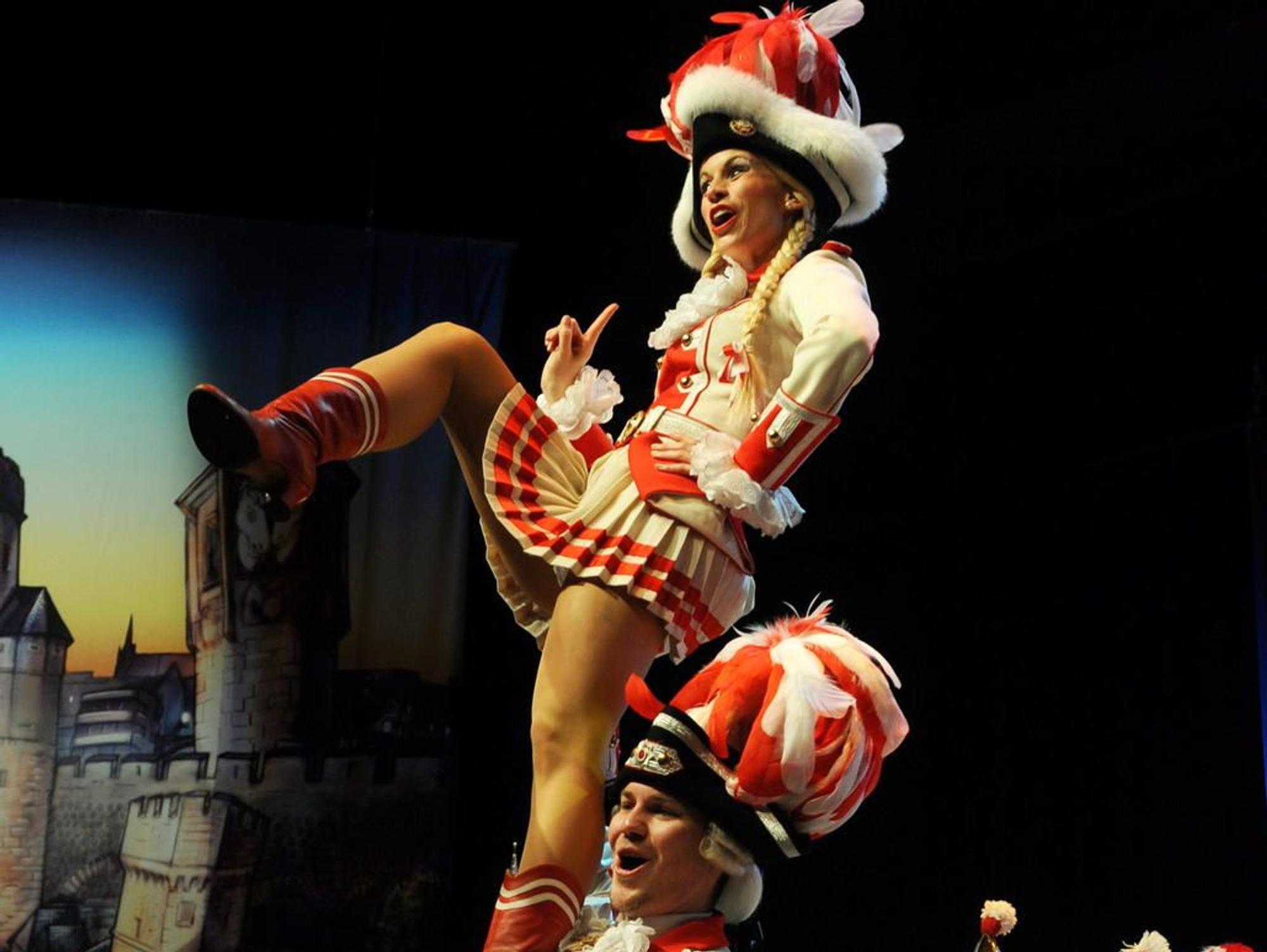 090219Prinzengarde-Tanzpaar07