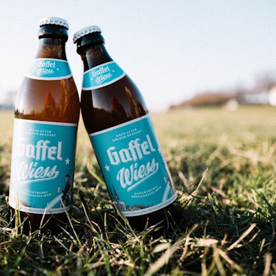 Gaffel Wiess Flasche I Foto Ben Hammer honorarfrei (002)