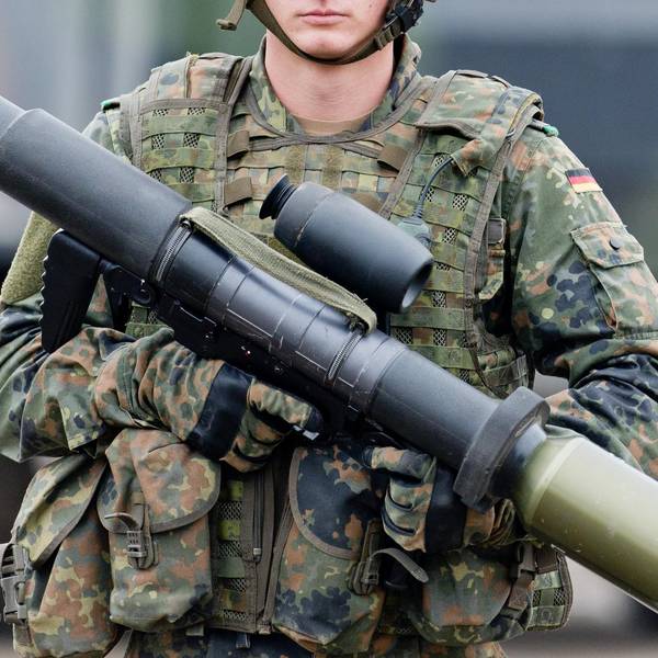 dynamitnobeldefence_panzerfaust_dpa