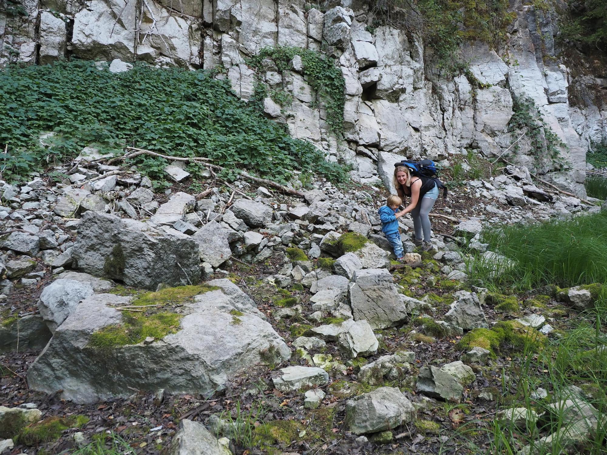 SVL24502_GeoExk3_KalksteineVonLoga