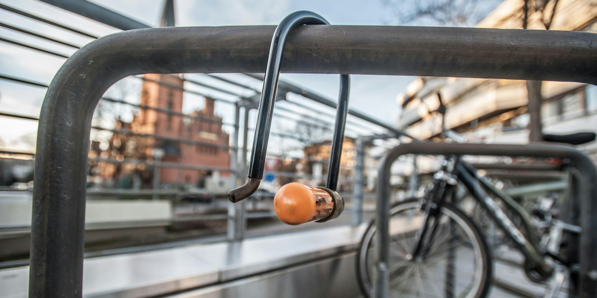 Leverkusen Fahrrad Schloss Symbolbild