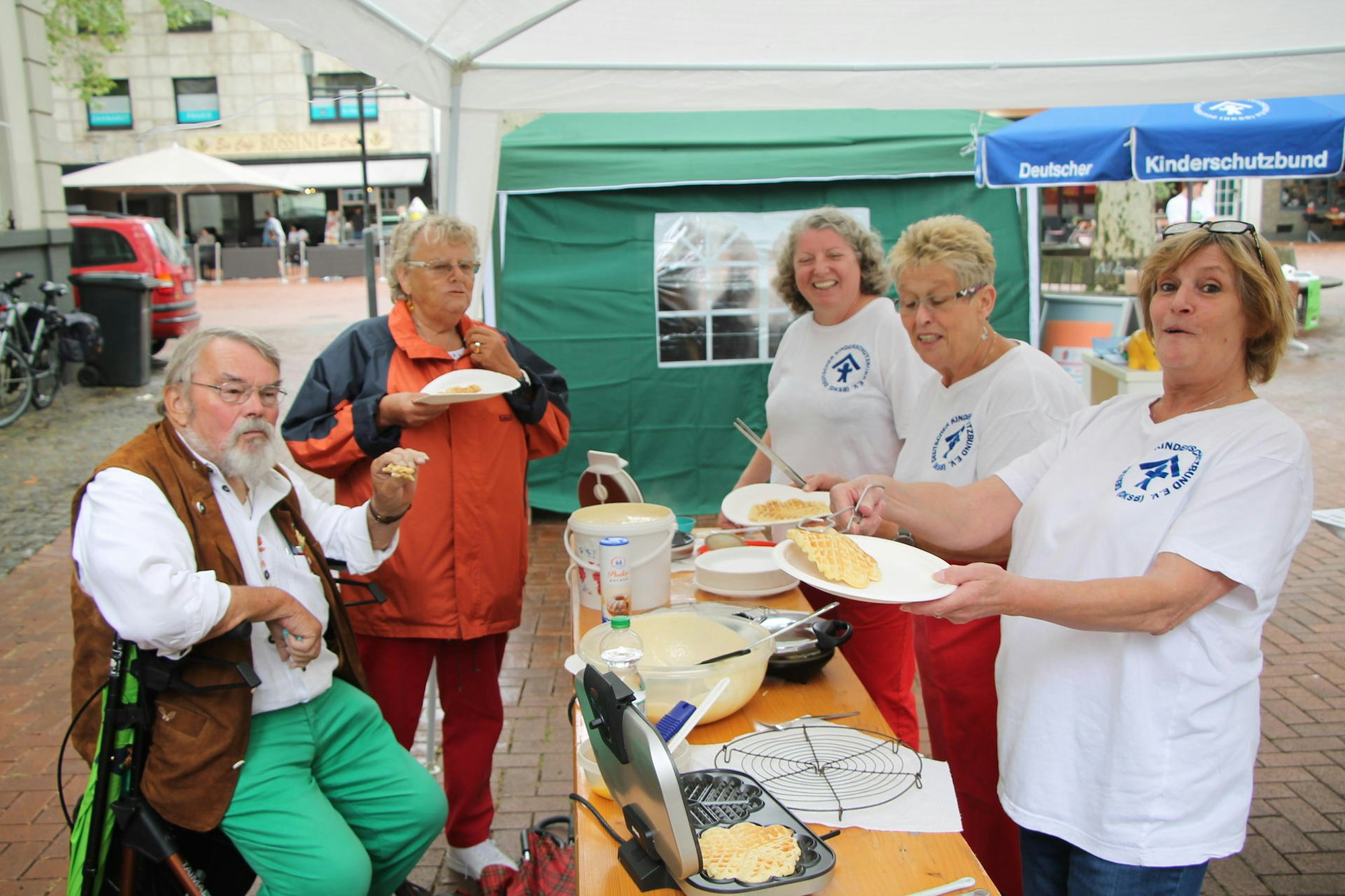 Waffeln beim Sommerfest Frechen