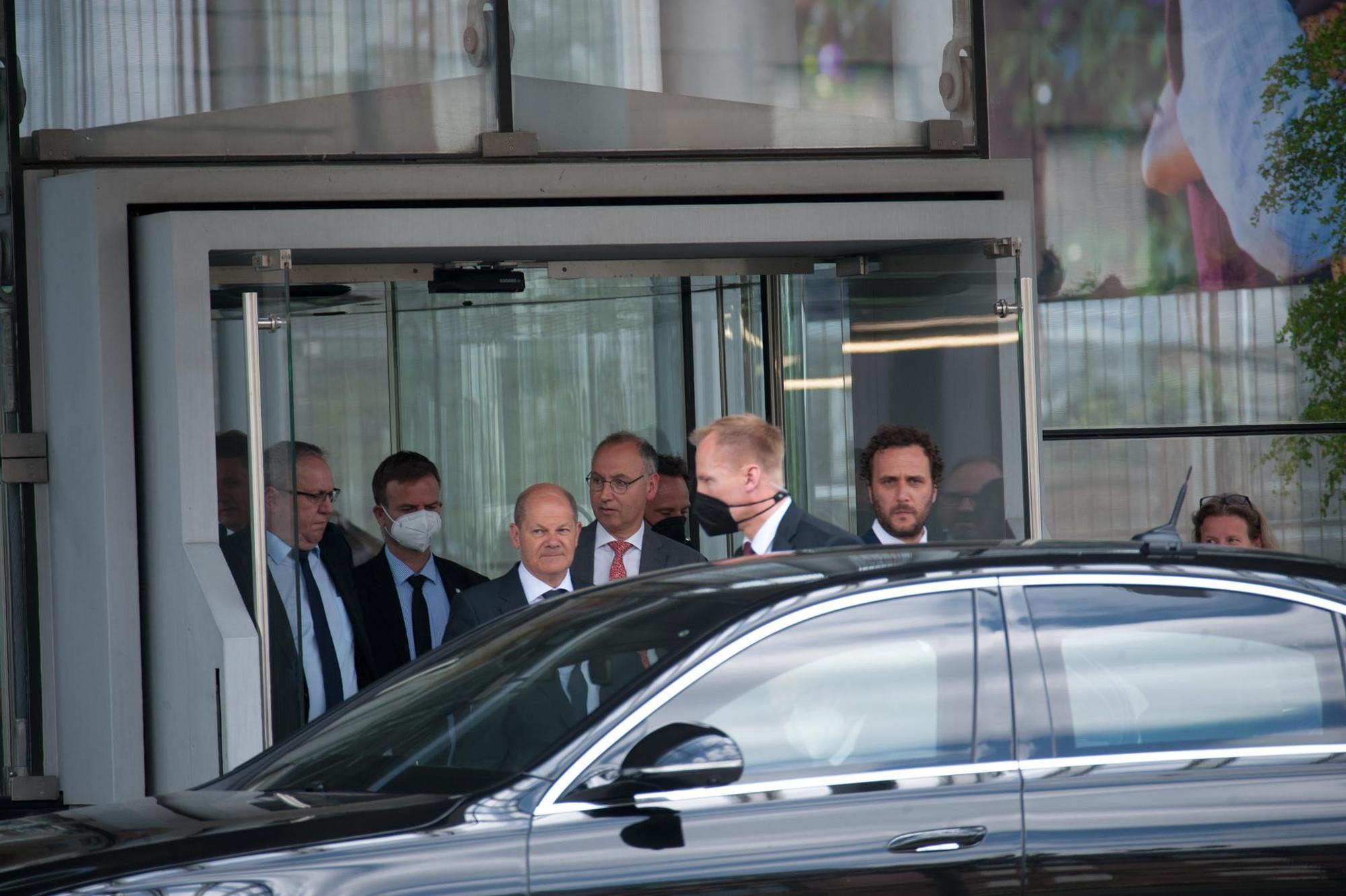 scholz_beim_bayer_rar_rle_05132022ALF_7319
