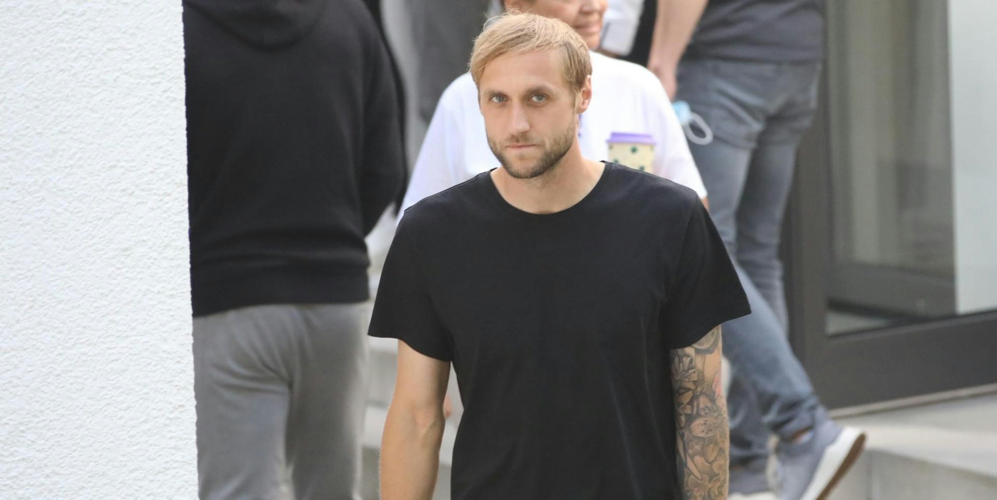 7C5A05E6-F1B9-439A-901E-365ED0379466