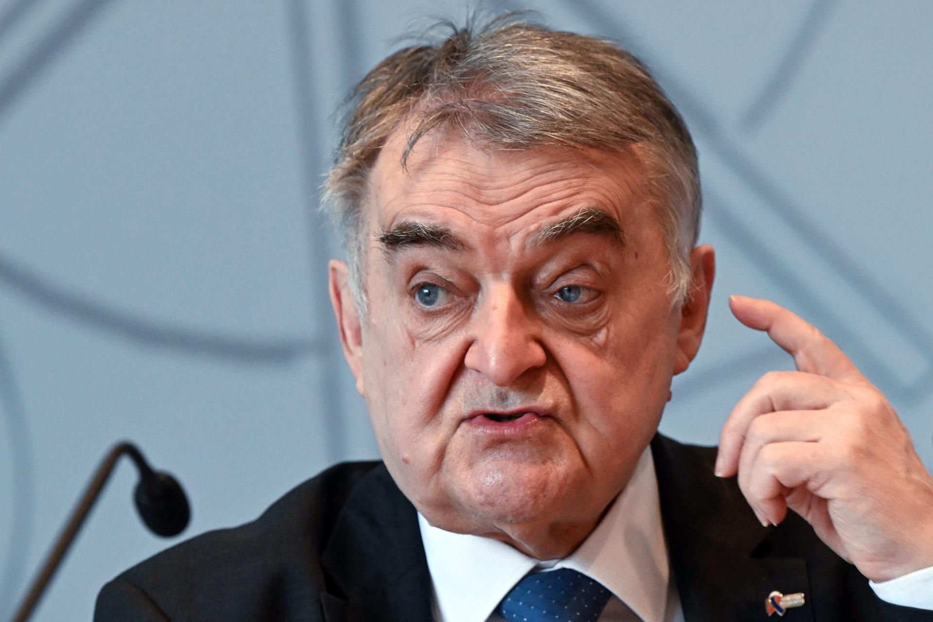 Reul häusliche Gewalt Pandemie