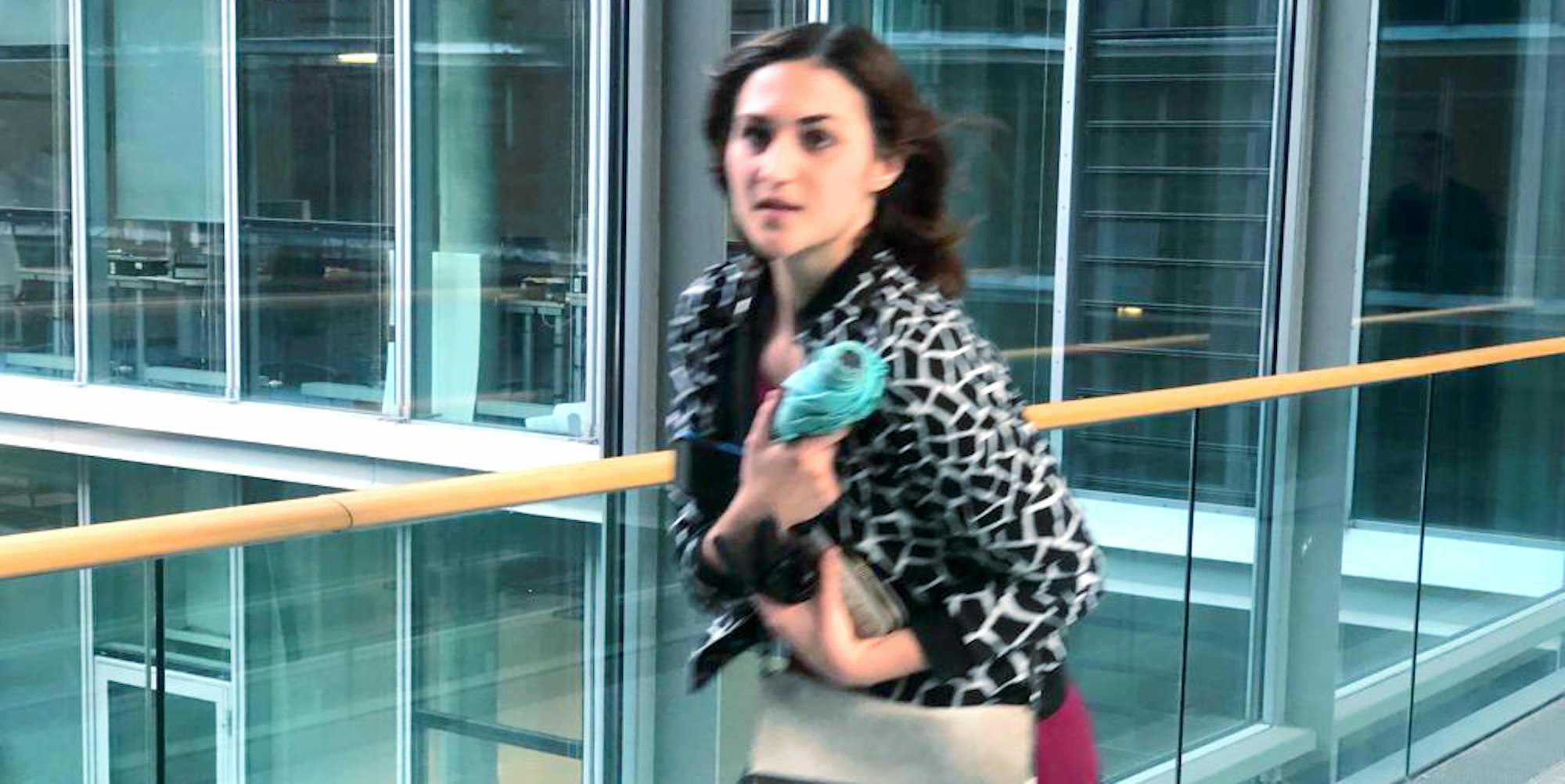 Laura Wenzel ist spät dran und wünscht sich mehr Pünktlichkeit