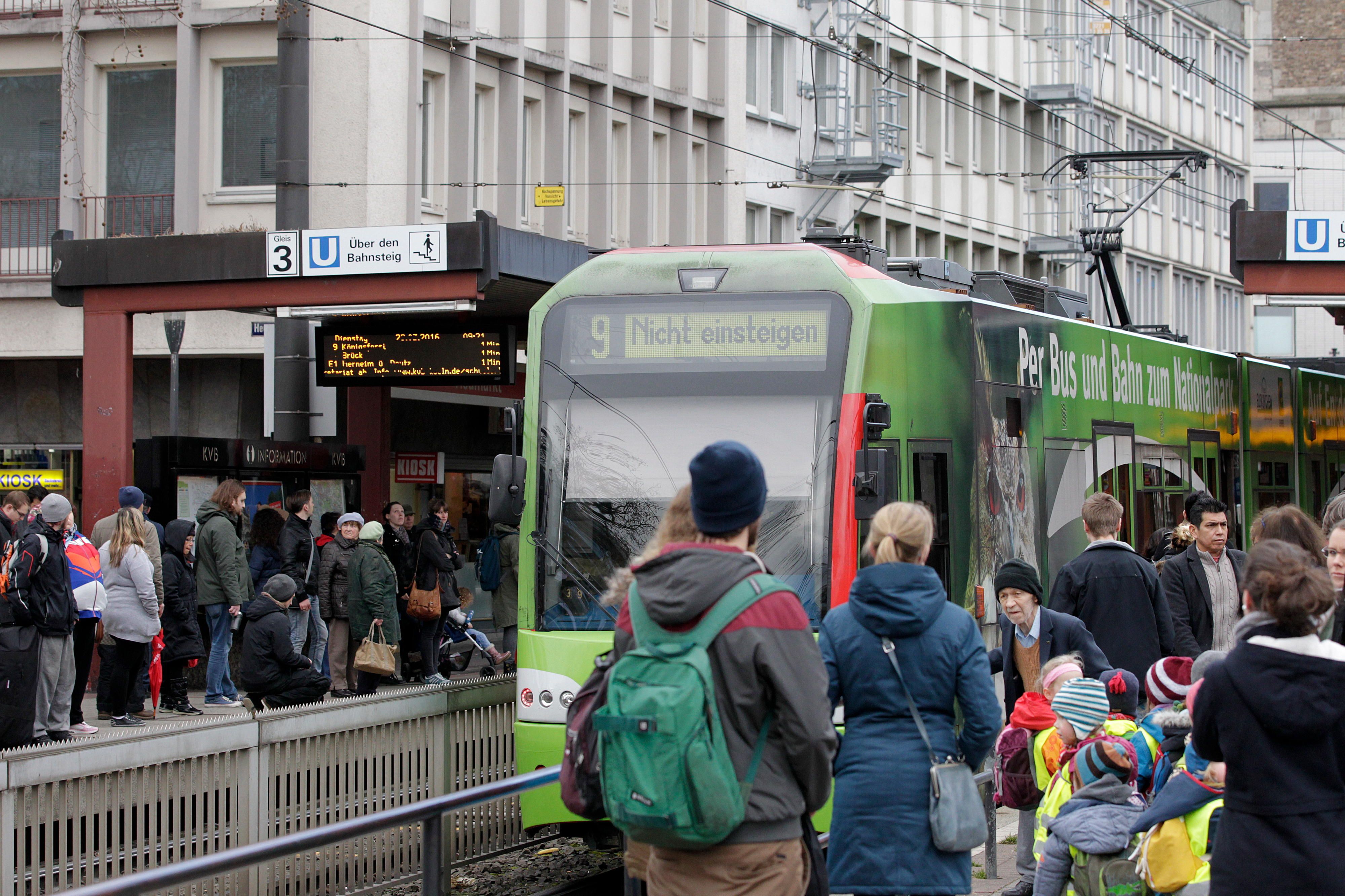 20160329_tb_KVB_Busersatzverkehr_027