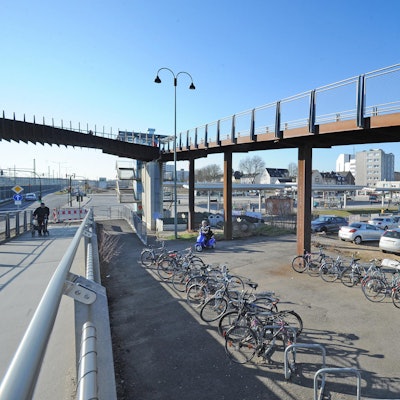 LE_bahnhof-opladen-_parkplatz(1)